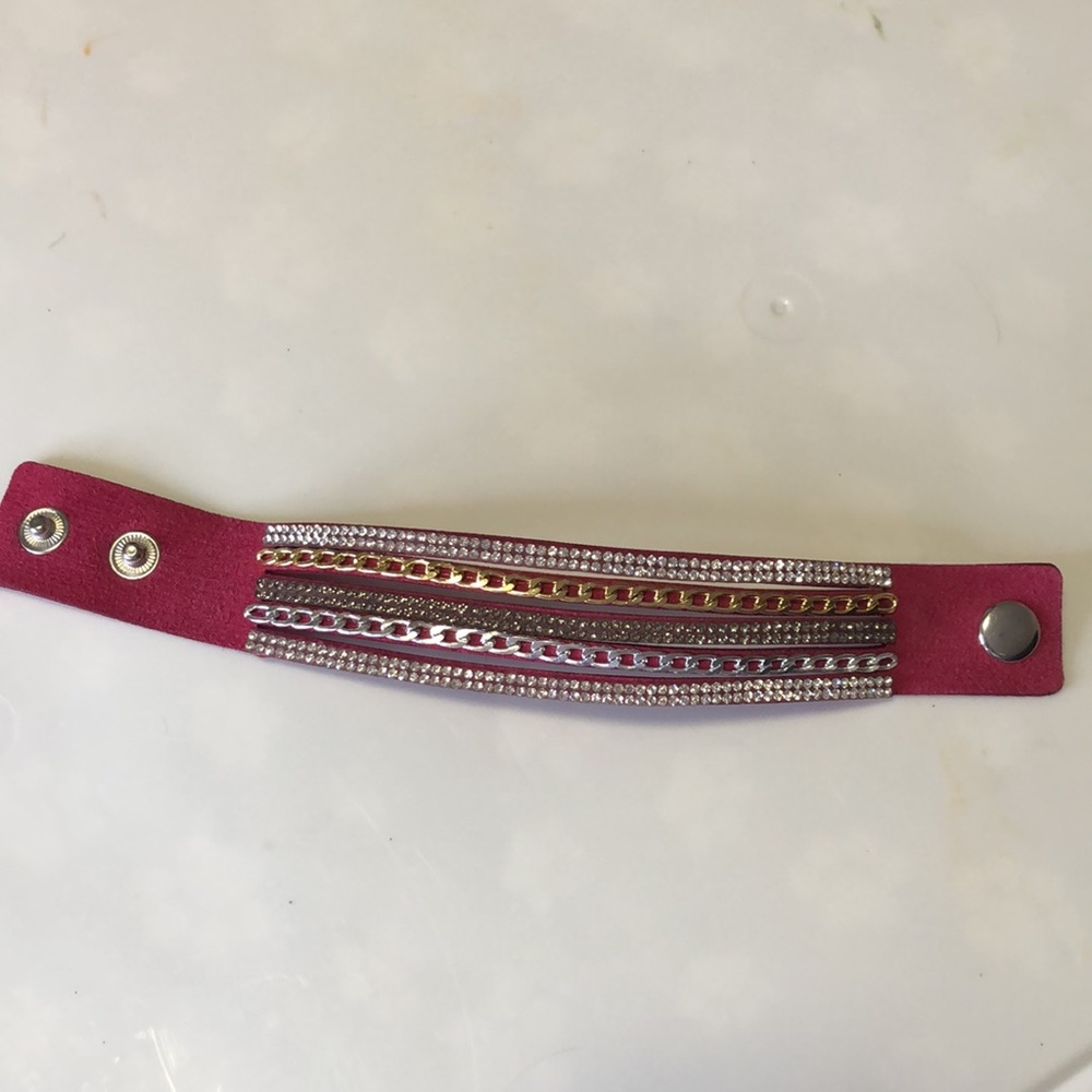 💖Buttoned Bracelet - Picture 4 of 5